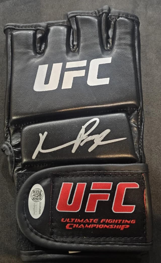Quinton Rampage Jacksom autographed glove